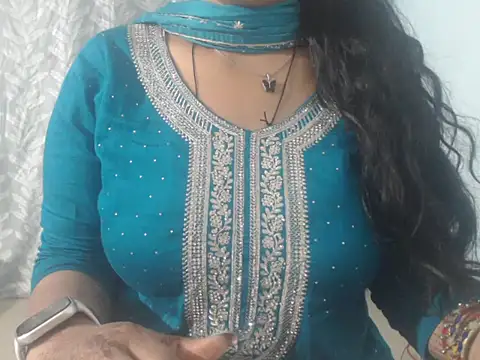 cute-priy online show from February 17, 5:58 am