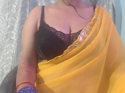 cute-priy online show from October 12, 6:34 am