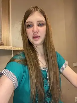 MollyDolle online show from May 8, 8:25 pm
