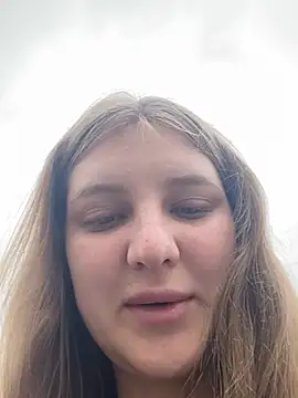 MollyDolle online show from July 18, 6:50 am