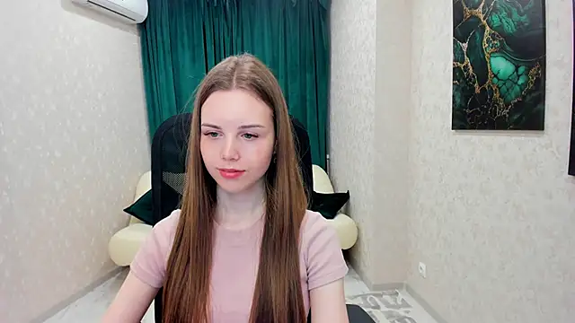 MileyWings online show from March 20, 10:21 am