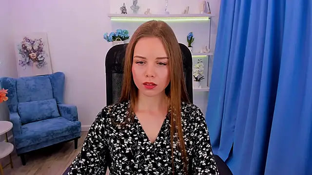 MileyWings online show from November 16, 11:49 am