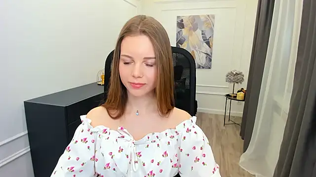 Snapshot of MileyWings chatting on March 8, 11:36 am MileyWings online show from March 8, 11:36 am