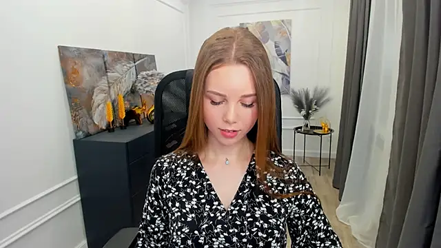 Snapshot of MileyWings chatting on March 21, 12:21 pm MileyWings online show from March 21, 12:21 pm