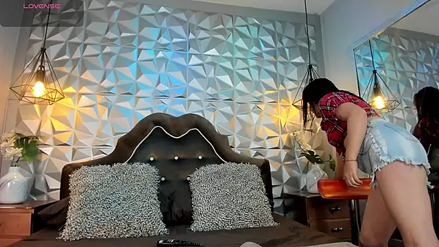 Snapshot of BarbaraTyleer chatting on March 5, 1:18 pm BarbaraTyleer online show from March 5, 1:18 pm