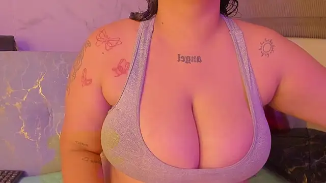 dayan silva  online show from March 28, 10:42 pm