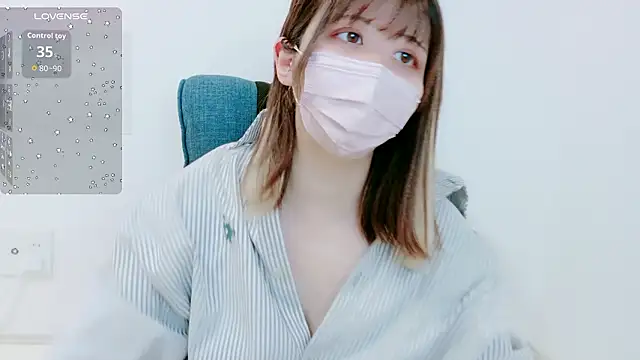 Snapshot of MoMoka_jp chatting on March 29, 11:32 am MoMoka jp online show from March 29, 11:32 am