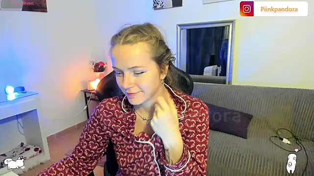 Piinkpandora online show from March 12, 7:20 pm