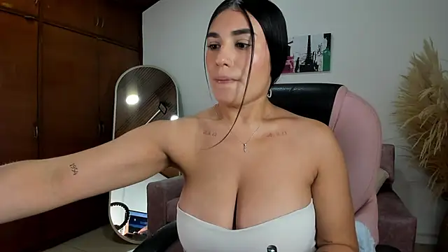 Snapshot of Alheli_16 chatting on February 24, 12:25 pm Alheli 16 online show from February 24, 12:25 pm