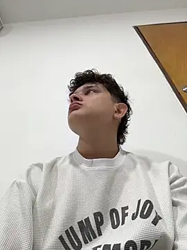 Snapshot of Nathan_Bluee chatting on October 10, 11:31 am Nathan Bluee online show from October 10, 11:31 am