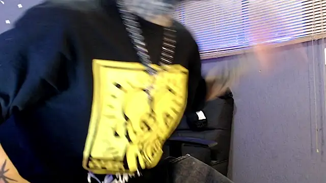 Snapshot of Andy_bapho chatting on October 8, 2:36 pm Andy bapho online show from October 8, 2:36 pm