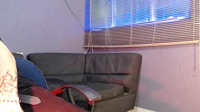 Snapshot of Andy_bapho chatting on February 12, 2:45 pm Andy bapho online show from February 12, 2:45 pm