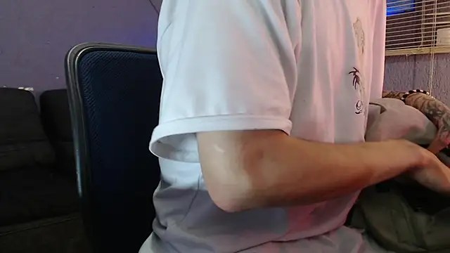 Snapshot of Andy_bapho chatting on February 16, 3:19 pm Andy bapho online show from February 16, 3:19 pm