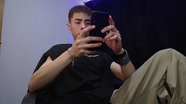 sexybat twink online show from March 14, 10:27 pm