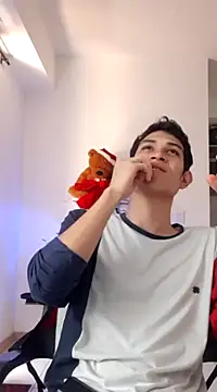 Snapshot of MrCalicoTV chatting on December 4, 8:07 pm MrCalicoTV online show from December 4, 8:07 pm