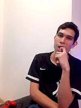 Snapshot of MrCalicoTV chatting on December 14, 12:11 am MrCalicoTV online show from December 14, 12:11 am