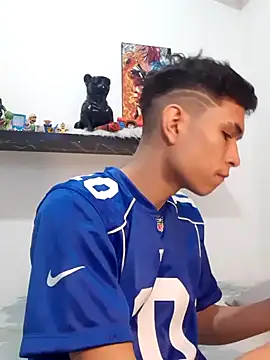 Snapshot of MrCalicoTV chatting on December 16, 11:07 pm MrCalicoTV online show from December 16, 11:07 pm