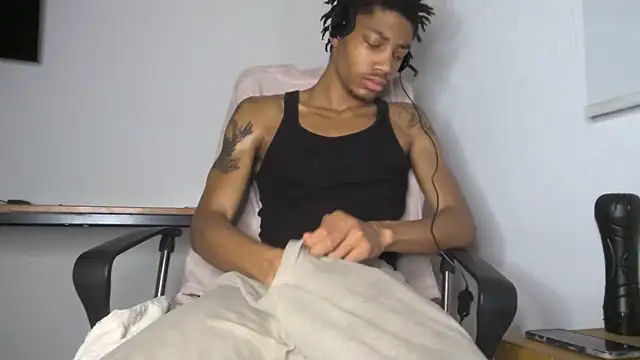 Skinnyblackman online show from June 7, 2:48 am