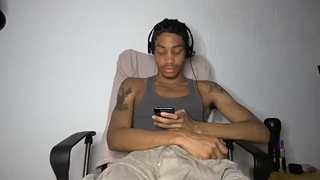 Skinnyblackman online show from June 10, 5:18 am