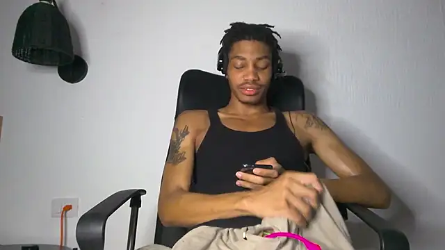 Skinnyblackman online show from July 9, 2:15 am