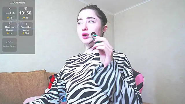 Luxuryalma online show from May 5, 6:54 am