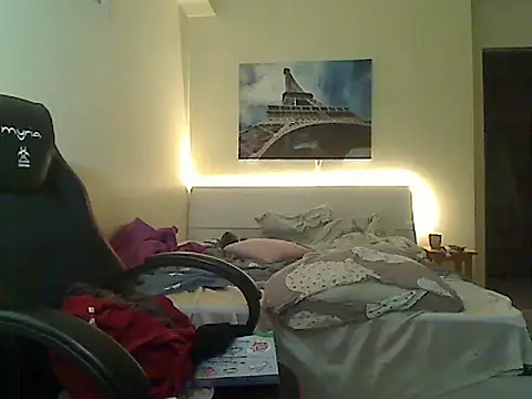 Snapshot of amydamarw chatting on December 3, 6:10 am amydamarw online show from December 3, 6:10 am