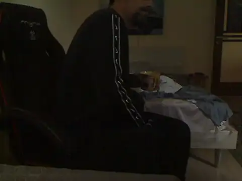 Snapshot of amydamarw chatting on December 5, 6:55 am amydamarw online show from December 5, 6:55 am