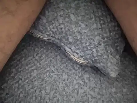 Snapshot of bensenbiz111 chatting on April 16, 4:35 am bensenbiz111 online show from April 16, 4:35 am