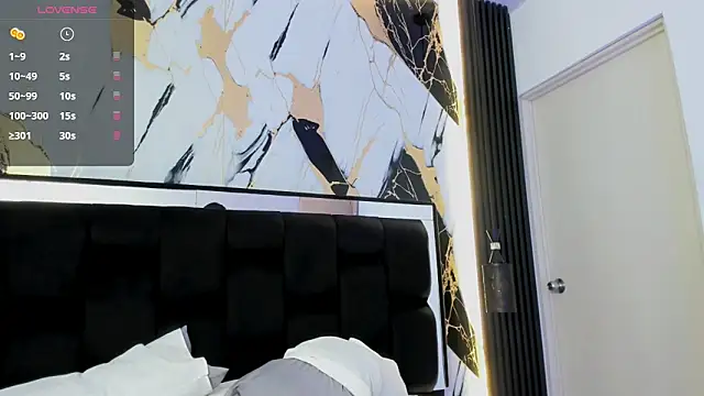 Snapshot of Seductivo_jr chatting on February 24, 5:38 am Seductivo jr online show from February 24, 5:38 am