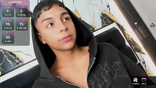 Snapshot of Seductivo_jr chatting on March 5, 5:47 am Seductivo jr online show from March 5, 5:47 am