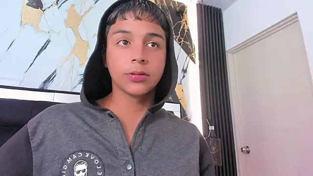 Snapshot of Seductivo_jr chatting on March 22, 7:34 am Seductivo jr online show from March 22, 7:34 am