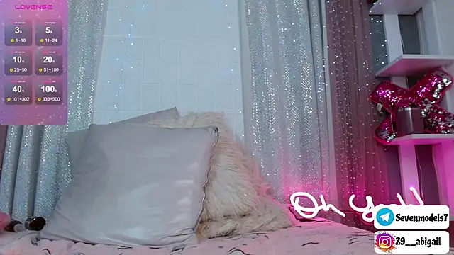 Abigail 29 online show from December 13, 3:43 pm