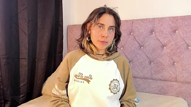 riley colors online show from January 28, 8:15 pm