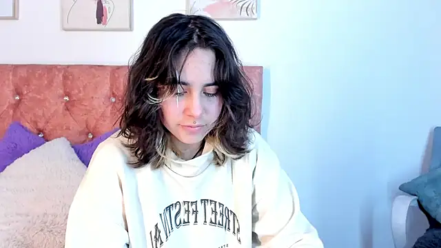 riley colors online show from March 12, 10:07 pm