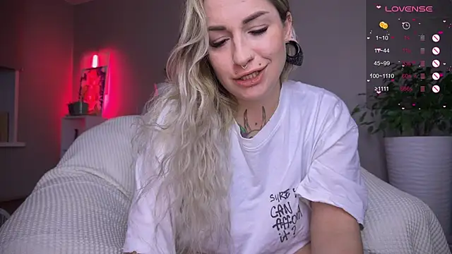 Tanya Acid online show from October 6, 4:48 pm