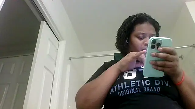 Prettynthick12 online show from February 15, 4:31 am