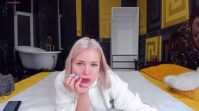 LIA KITTY online show from December 10, 6:44 am