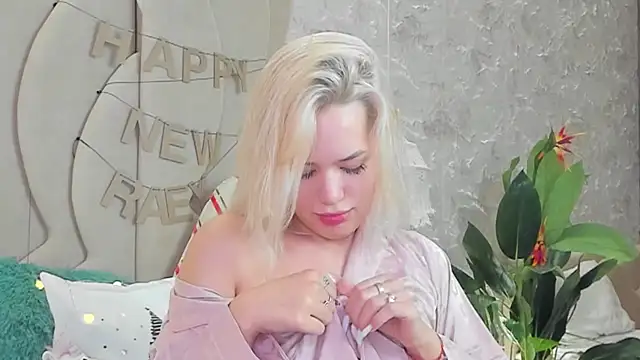 LIA KITTY online show from January 1, 8:35 am