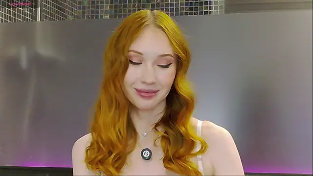 Snapshot of MayaSolar chatting on November 30, 6:17 am MayaSolar online show from November 30, 6:17 am