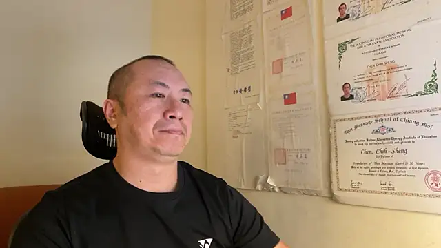 chih515 online show from December 3, 3:09 am