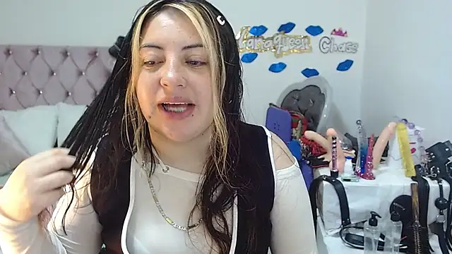lanaqueen699 online show from December 24, 12:22 pm