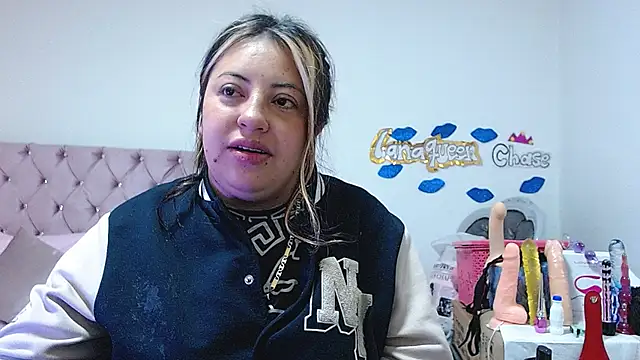 lanaqueen699 online show from January 18, 12:15 pm
