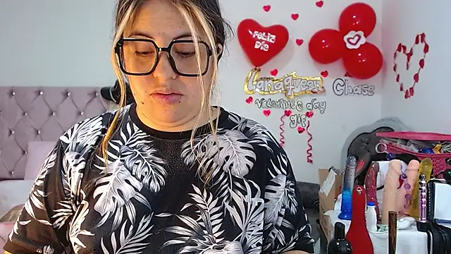 lanaqueen699 online show from February 25, 3:27 pm