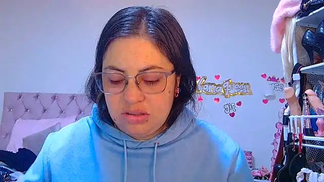 lanaqueen699 online show from June 11, 12:14 pm