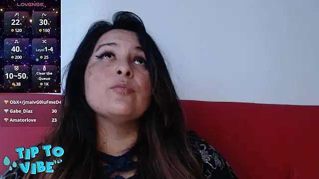 Snapshot of amydeepqueen chatting on December 13, 2:38 pm amydeepqueen online show from December 13, 2:38 pm