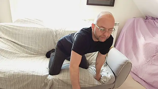 Snapshot of lullina1 chatting on February 18, 9:27 am lullina1 online show from February 18, 9:27 am