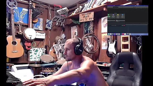 Snapshot of itsjameswebbscope chatting on September 27, 11:26 am itsjameswebbscope online show from September 27, 11:26 am