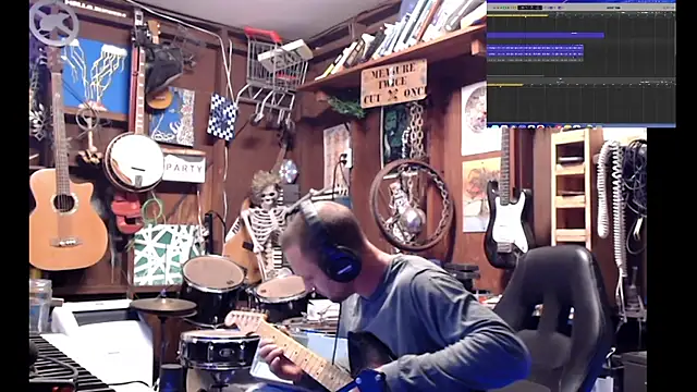 Snapshot of itsjameswebbscope chatting on September 29, 2:44 pm itsjameswebbscope online show from September 29, 2:44 pm