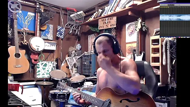 Snapshot of itsjameswebbscope chatting on September 30, 11:04 am itsjameswebbscope online show from September 30, 11:04 am