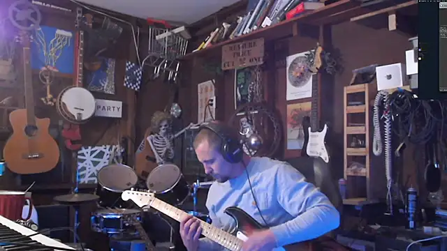 Snapshot of itsjameswebbscope chatting on October 13, 8:03 am itsjameswebbscope online show from October 13, 8:03 am